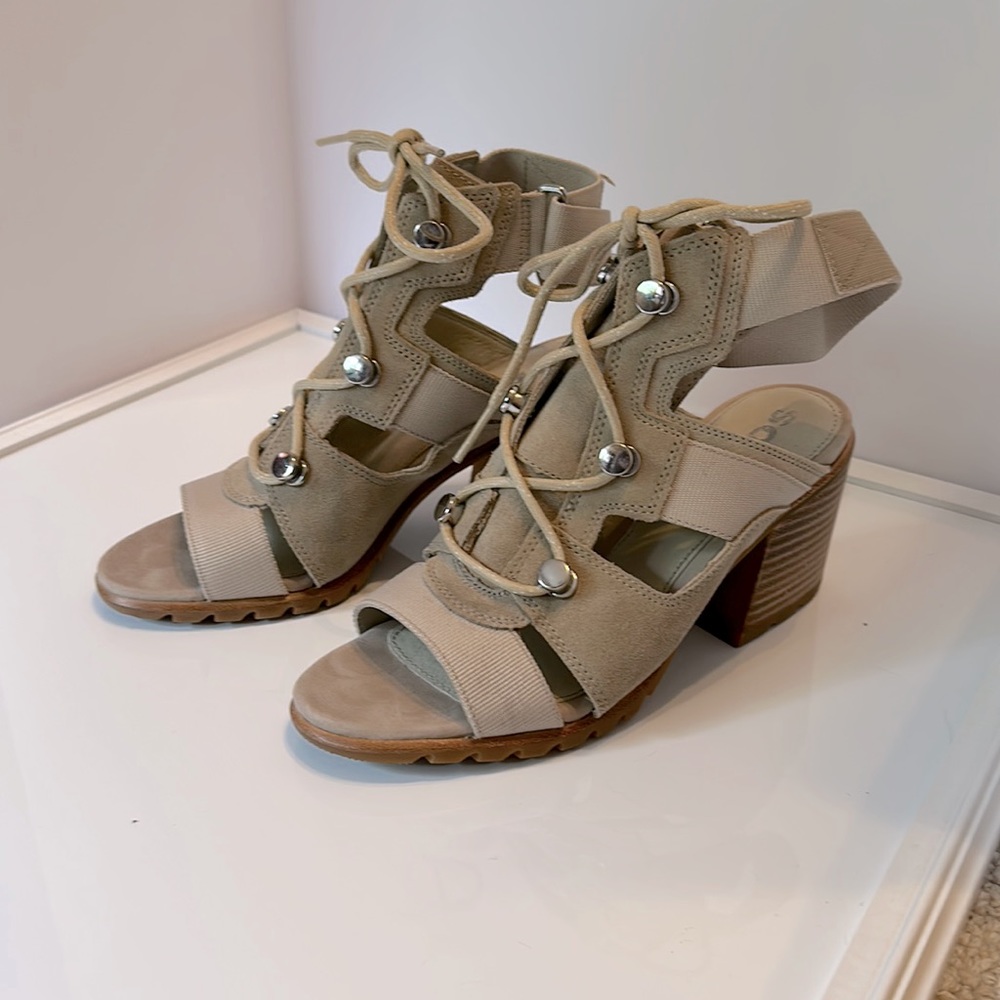 SOREL lace up sandal excellent condition. Worn once.  Size 8